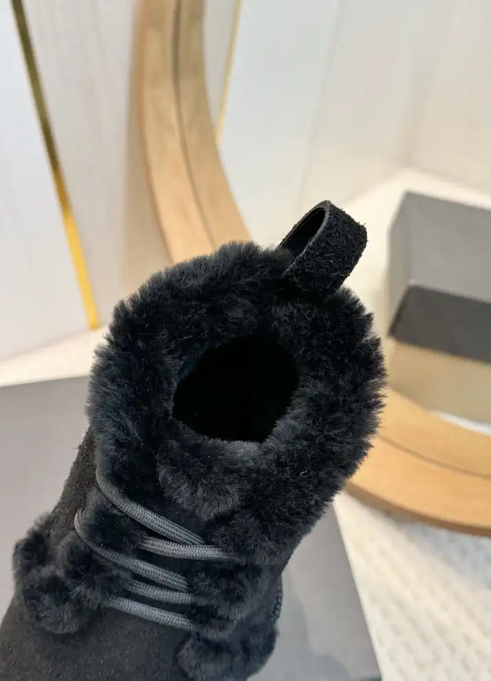 hype UGG Slippers