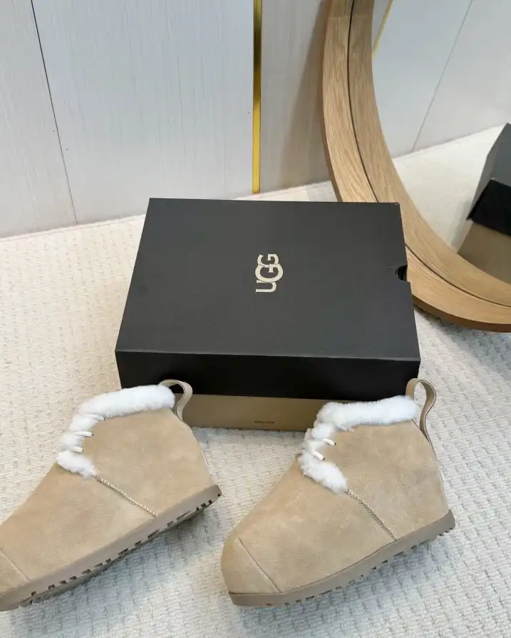 hype UGG Slippers