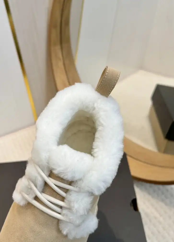 hype UGG Slippers