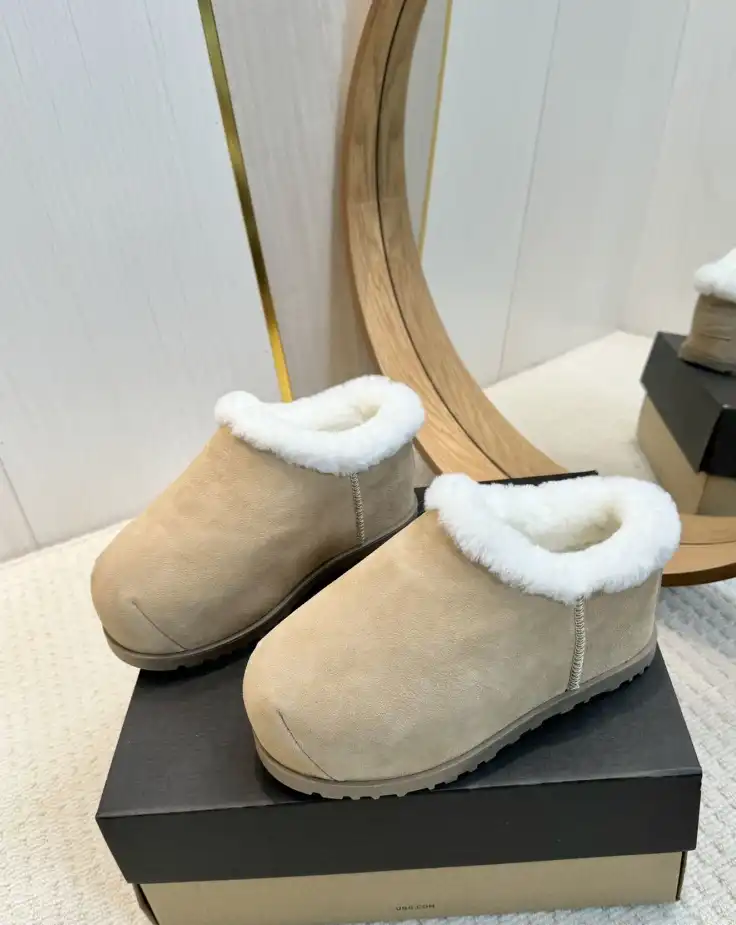 hype UGG Slippers