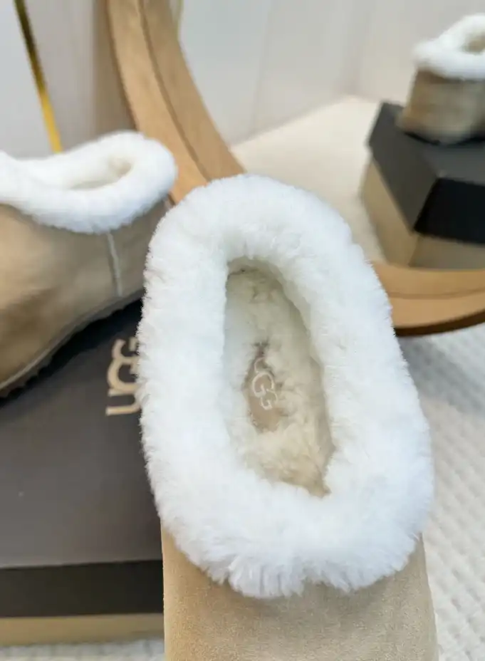 hype UGG Slippers