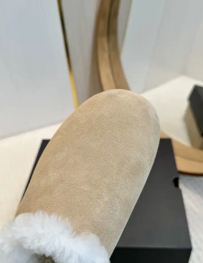 hype UGG Slippers