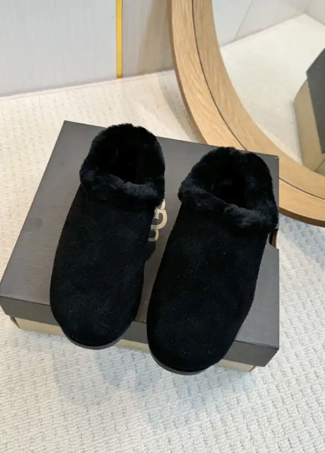 hype UGG Slippers