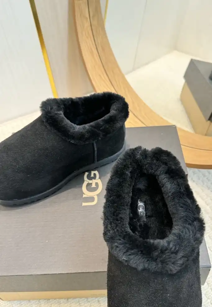 hype UGG Slippers