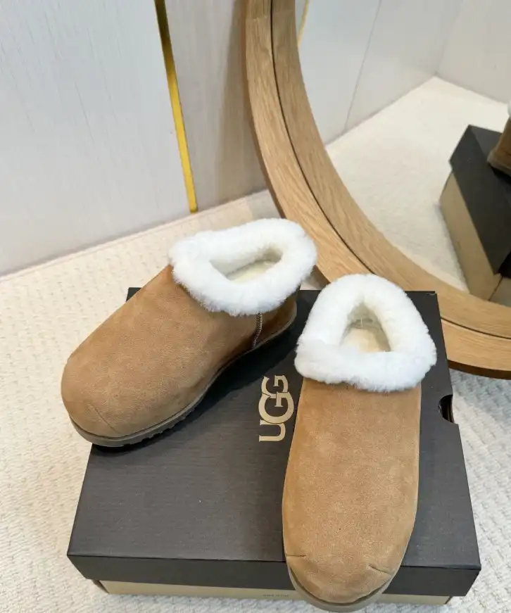 hype UGG Slippers