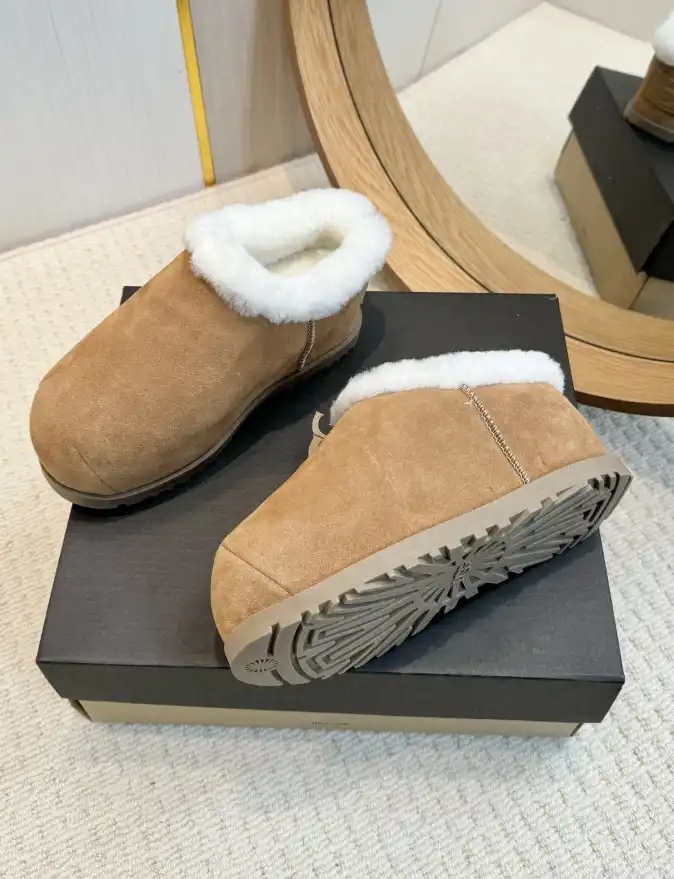 hype UGG Slippers