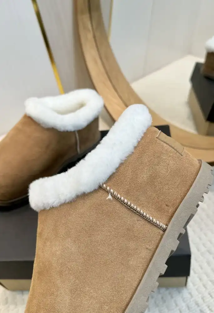 hype UGG Slippers