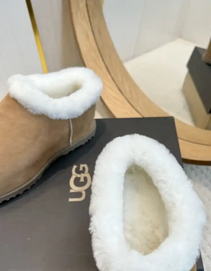 hype UGG Slippers