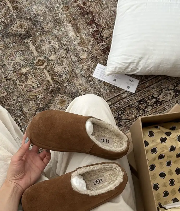 hype UGG Slippers