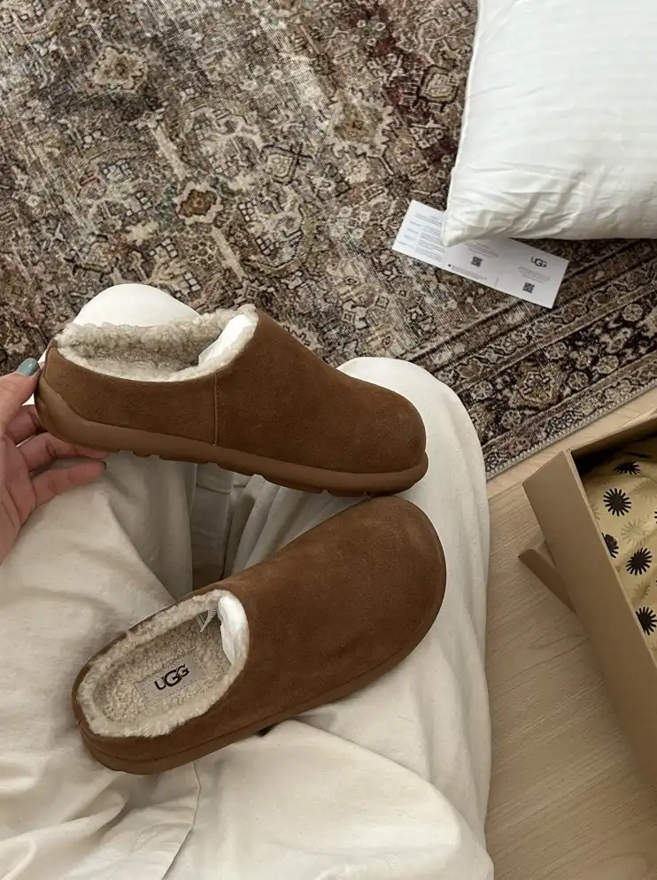 hype UGG Slippers