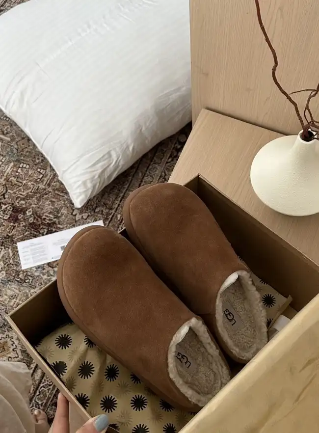 hype UGG Slippers