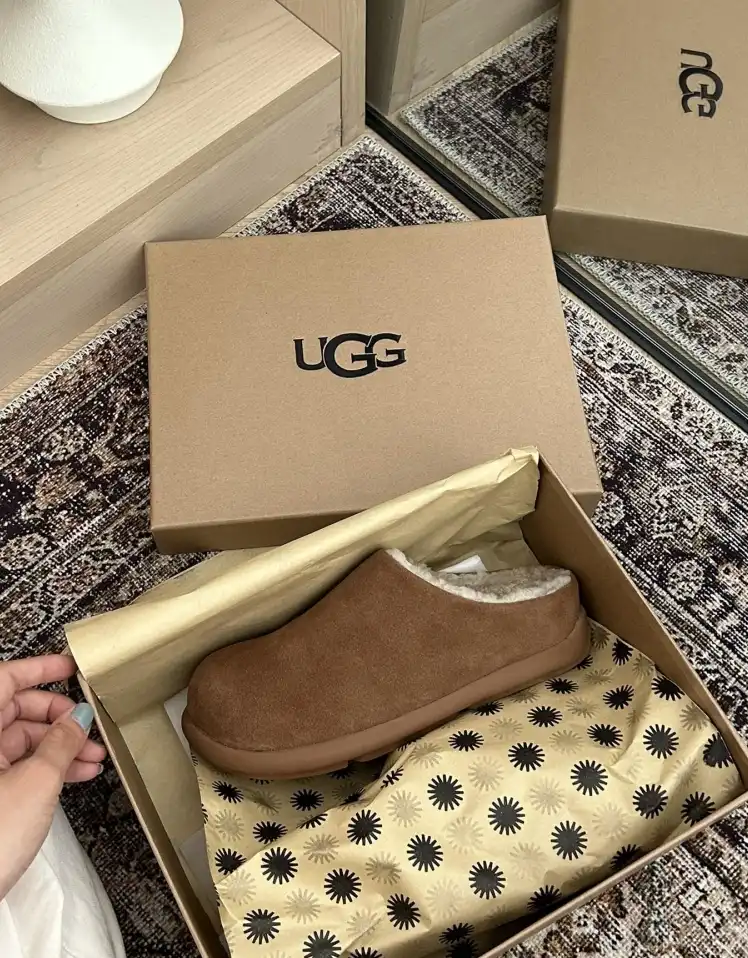 hype UGG Slippers