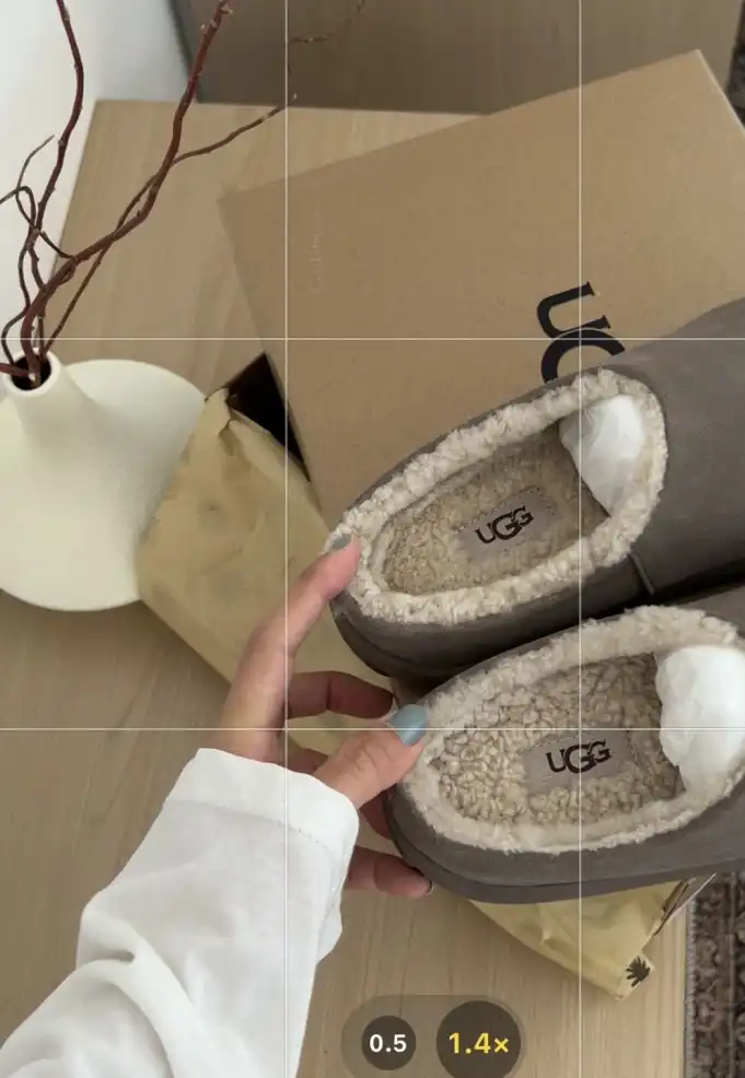 hype UGG Slippers