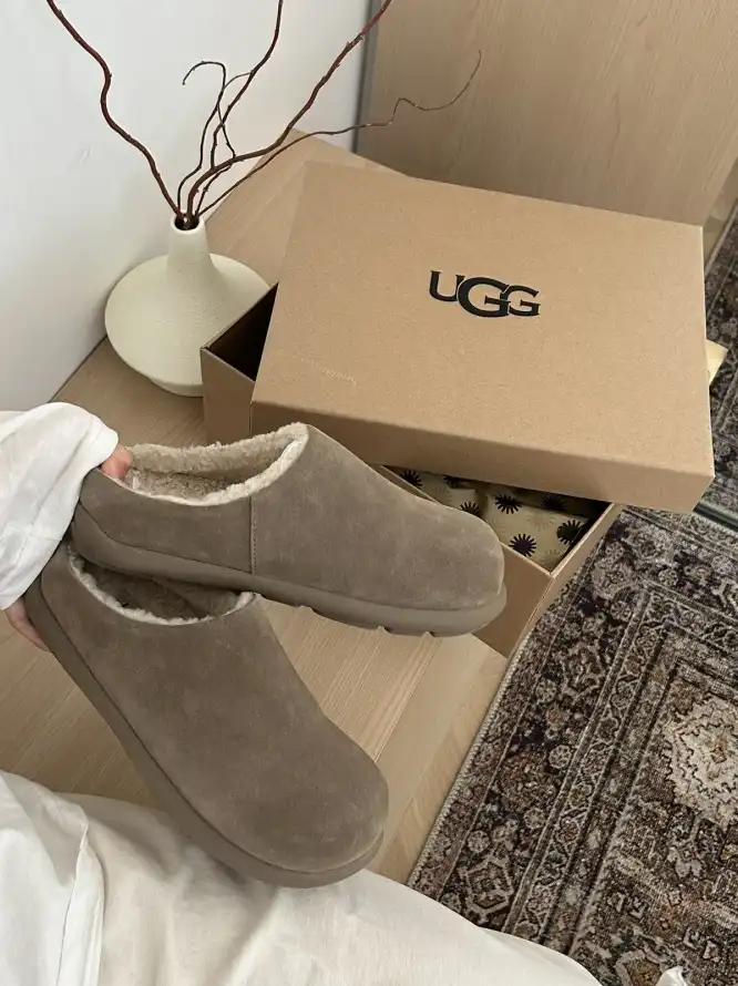 hype UGG Slippers