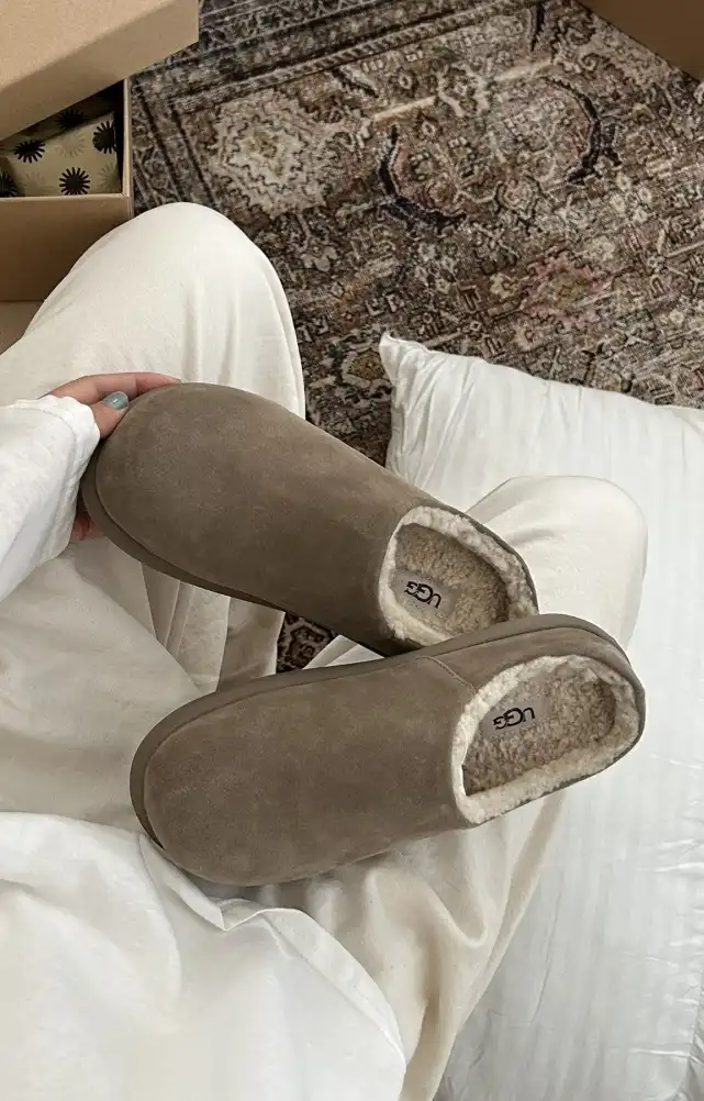 hype UGG Slippers