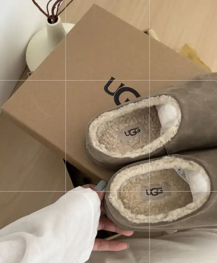 hype UGG Slippers