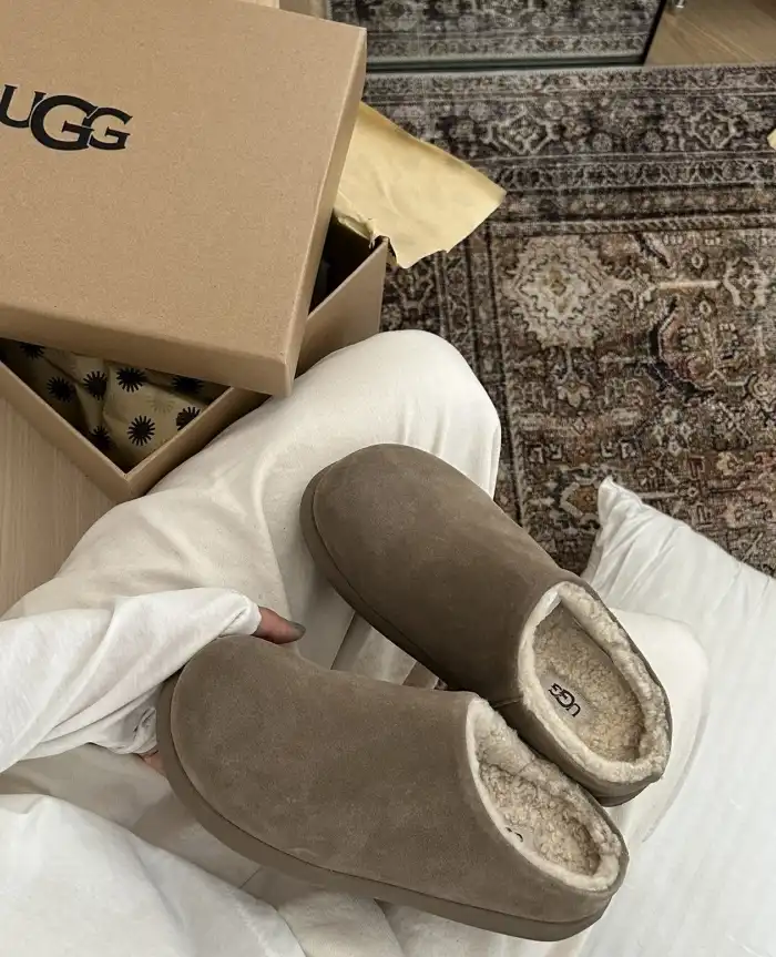 hype UGG Slippers