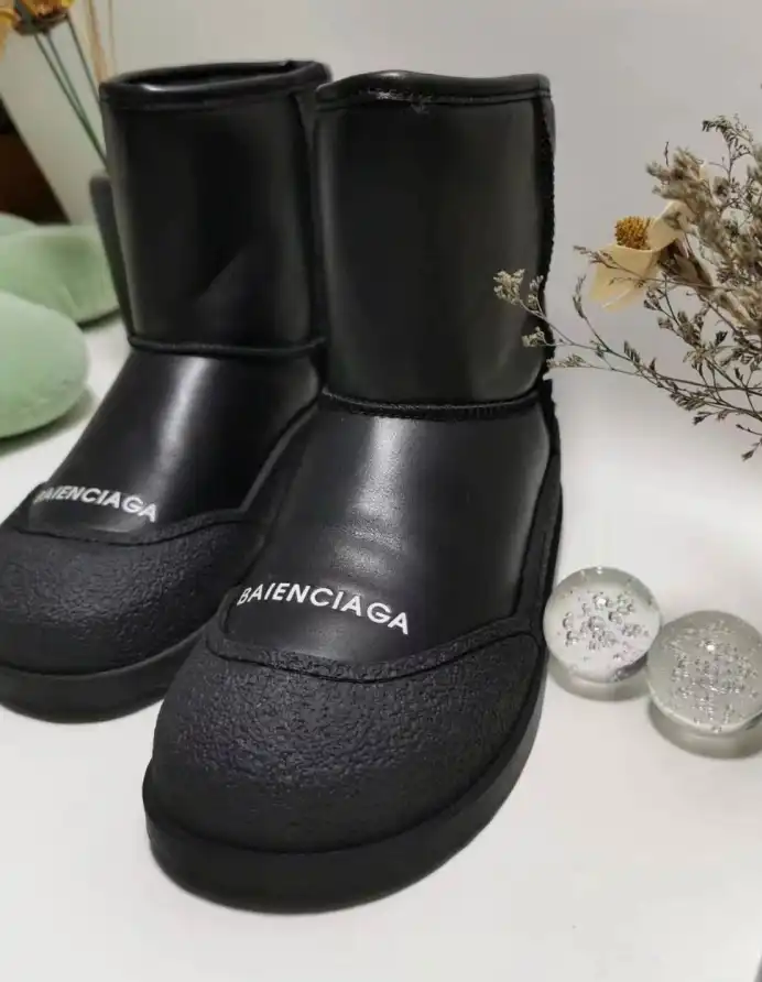 hype Balenciaga Boots