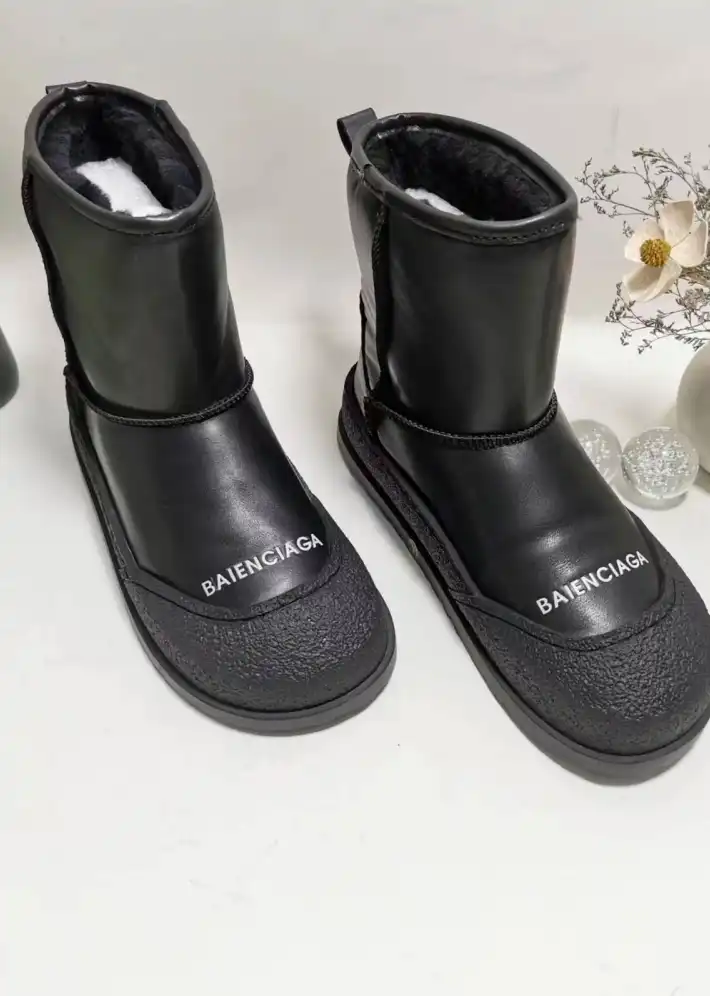 hype Balenciaga Boots