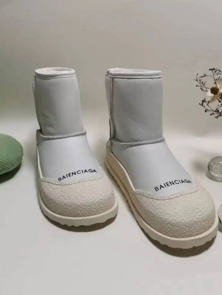 hype Balenciaga Boots