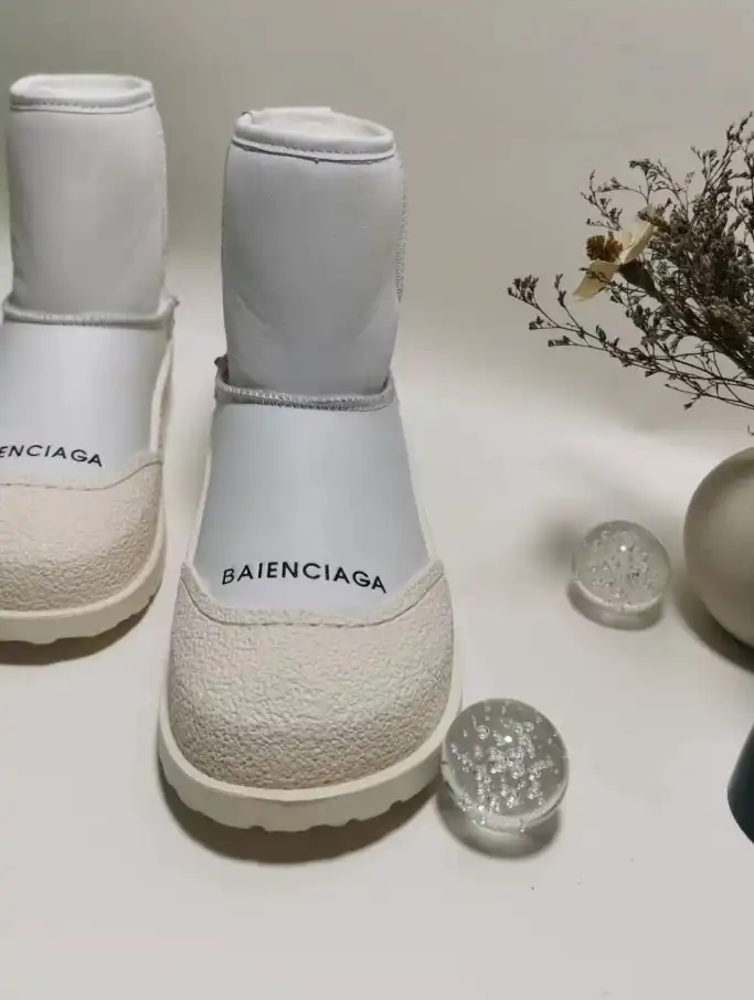 hype Balenciaga Boots