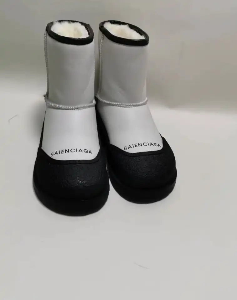 hype Balenciaga Boots