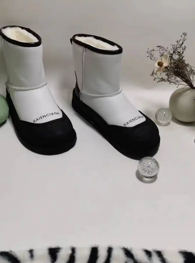 hype Balenciaga Boots