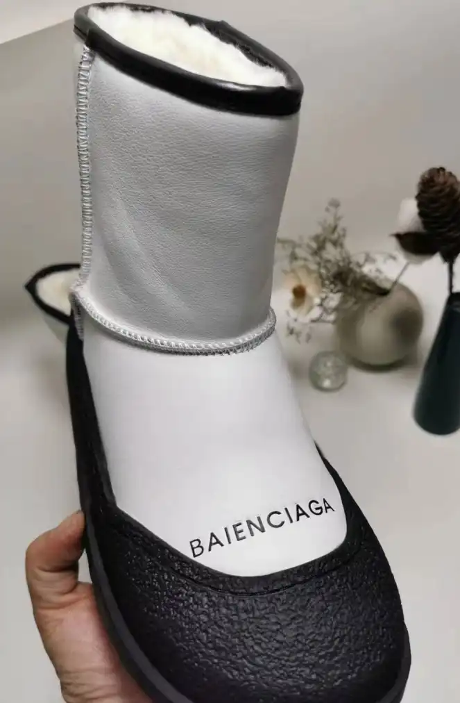 hype Balenciaga Boots