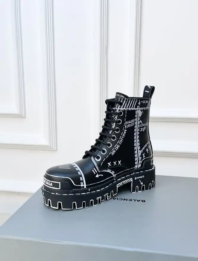 hype Balenciaga Boots