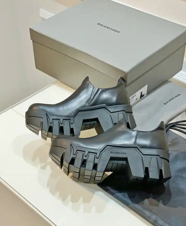 hype Balenciaga Boots