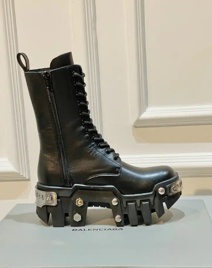 hype Balenciaga Boots