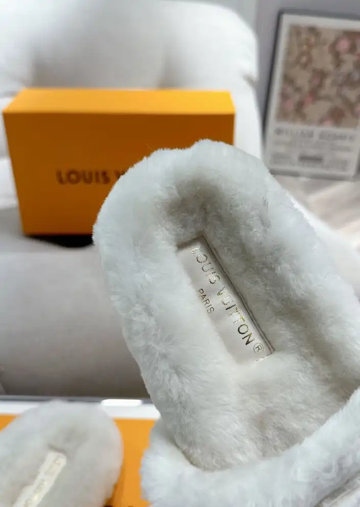 hype LV Slippers