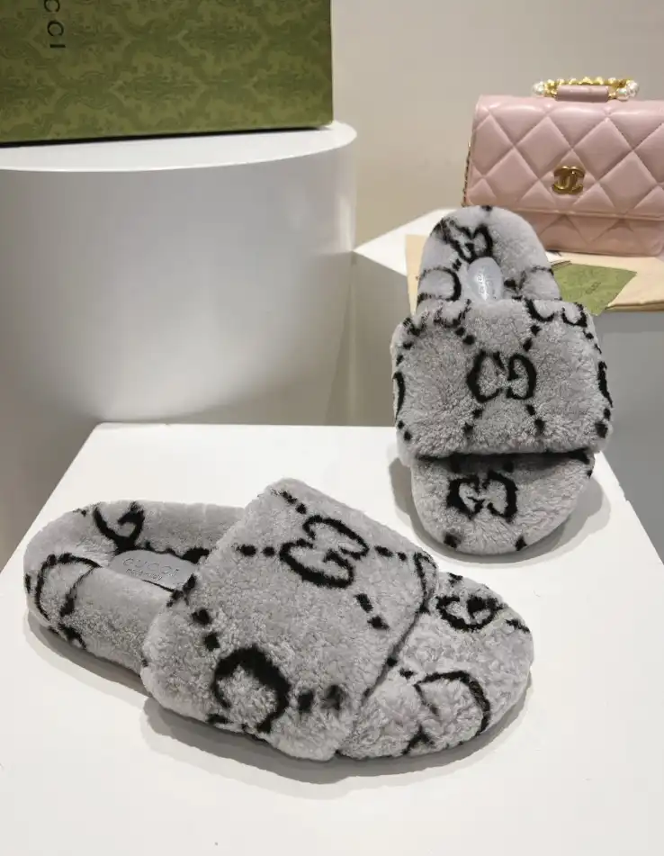 hype Gucci Slippers