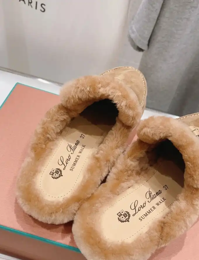 hype Other Slippers