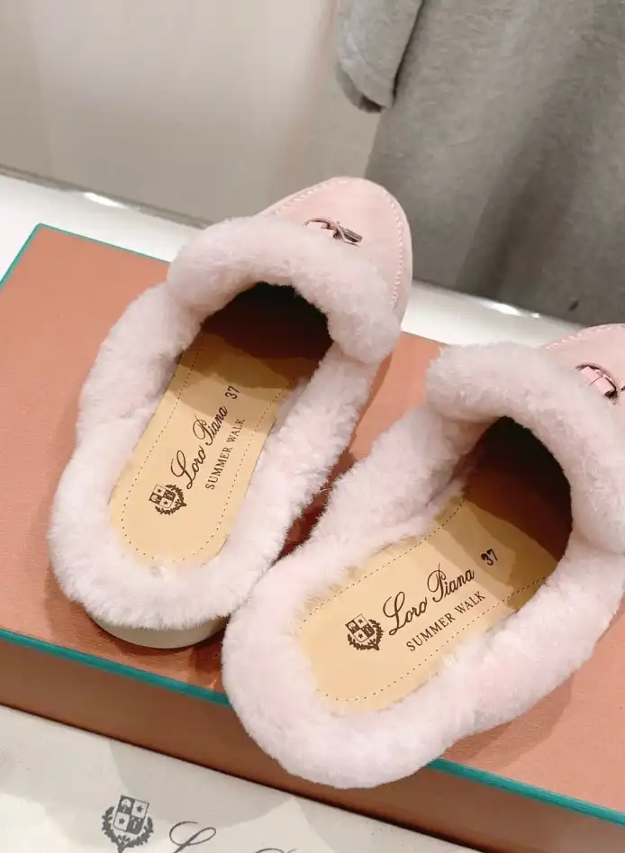 hype Other Slippers