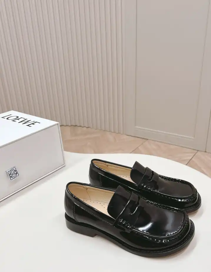 hype Loewe Leather Shoes