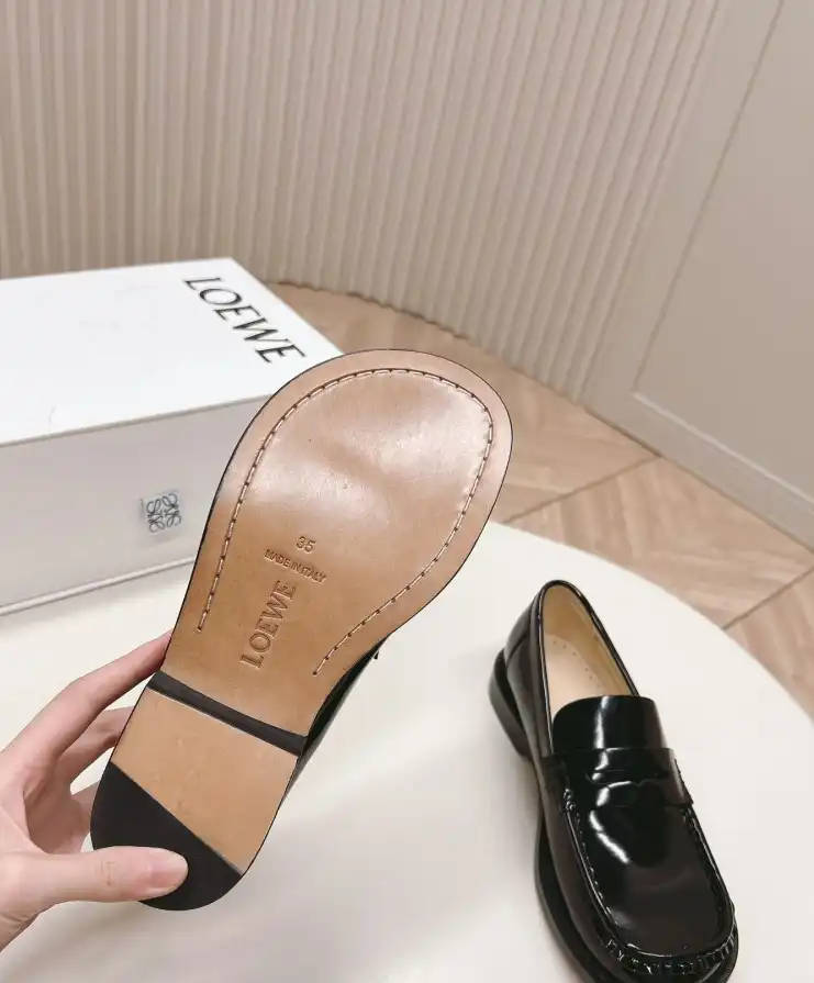 hype Loewe Leather Shoes