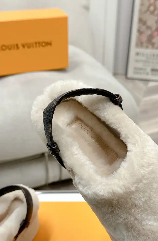 hype LV Slippers