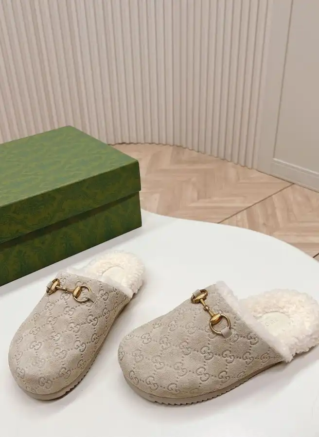 hype Gucci Slippers