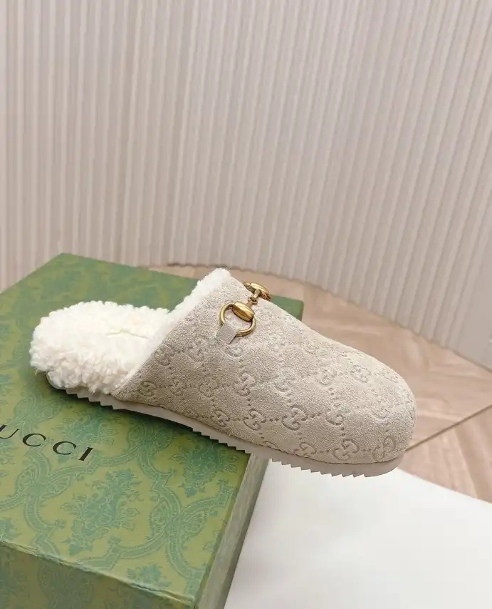 hype Gucci Slippers