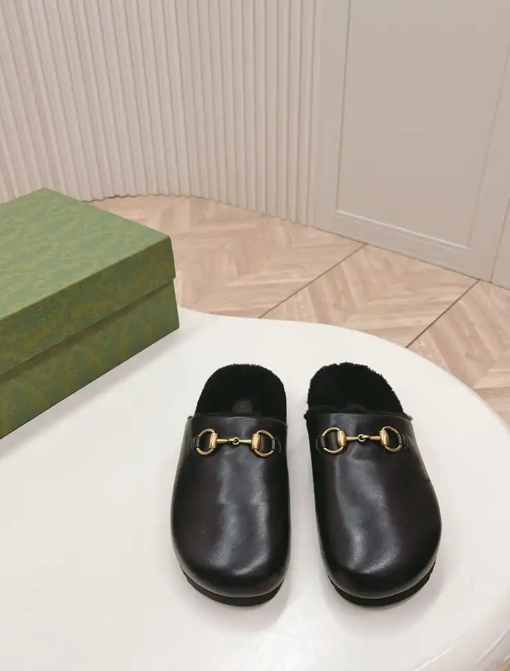 hype Gucci Slippers