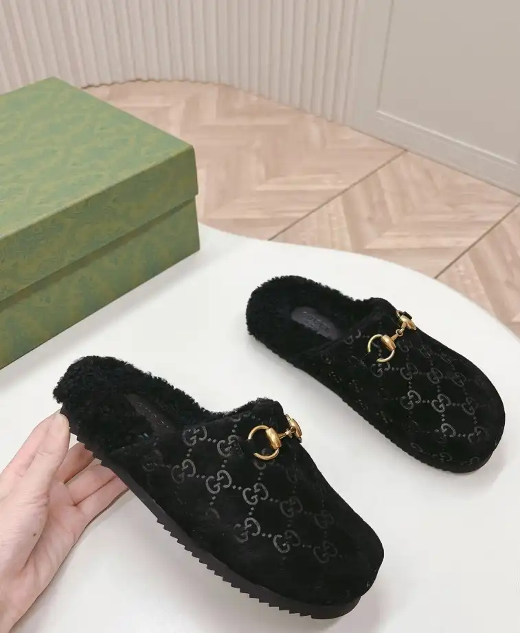 hype Gucci Slippers