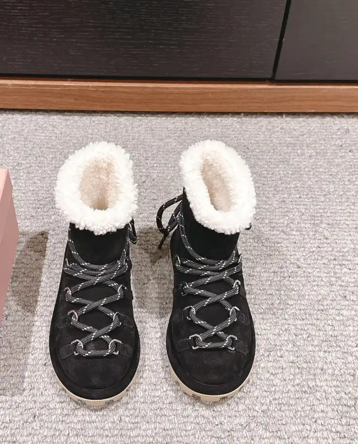 hype Miu Miu Boots