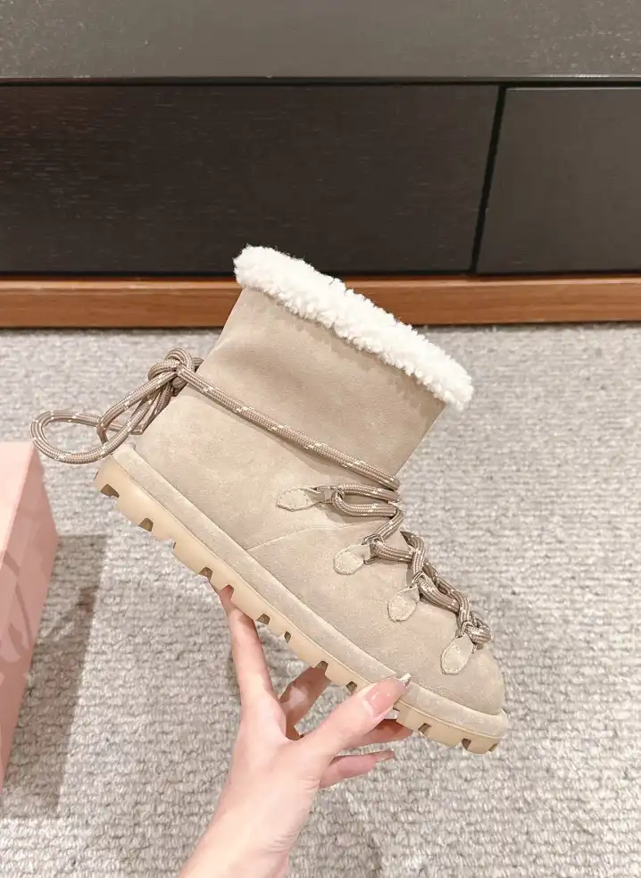 hype Miu Miu Boots