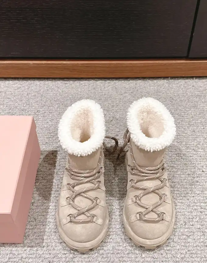 hype Miu Miu Boots