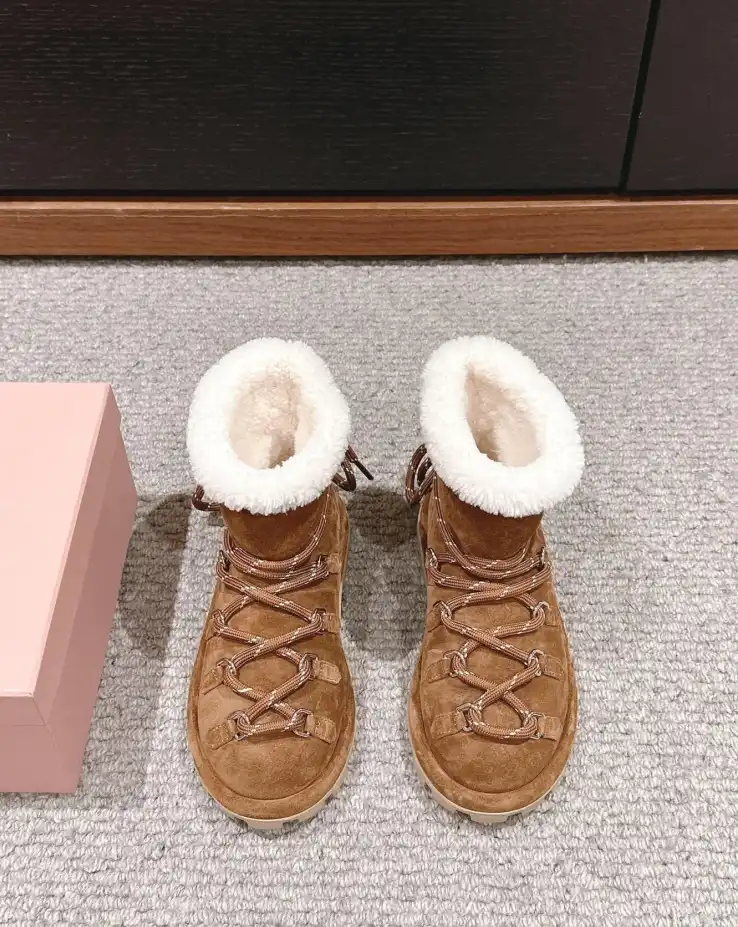 hype Miu Miu Boots