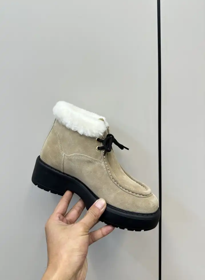 hype Miu Miu Boots