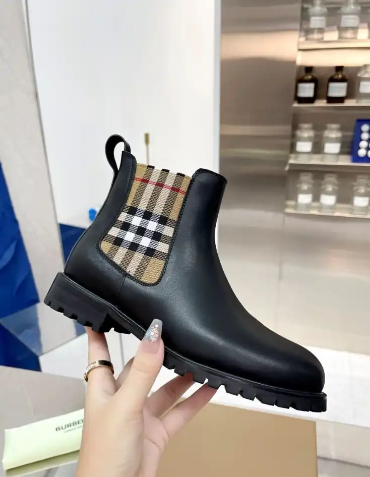 hype Burberry Boots