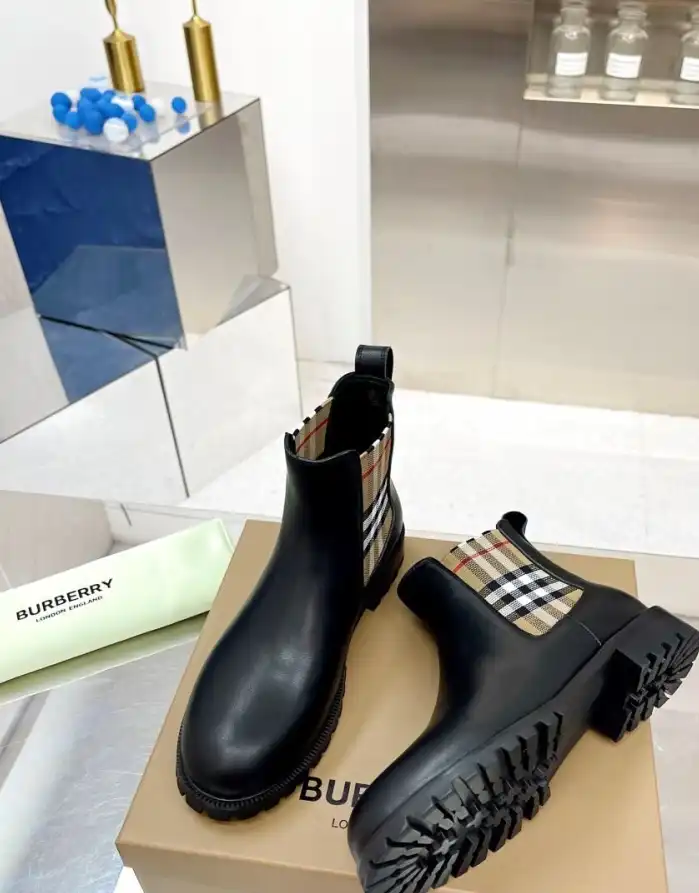 hype Burberry Boots