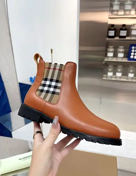 hype Burberry Boots